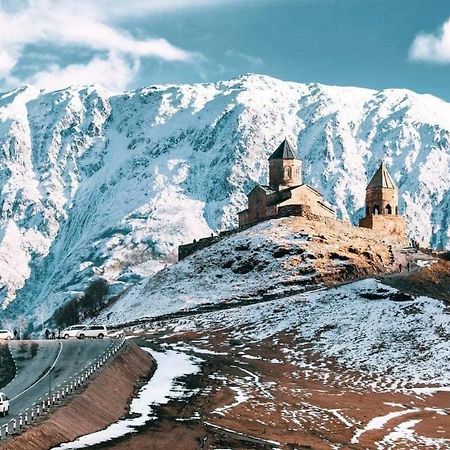 מלון Golden Star Kazbegi מראה חיצוני תמונה