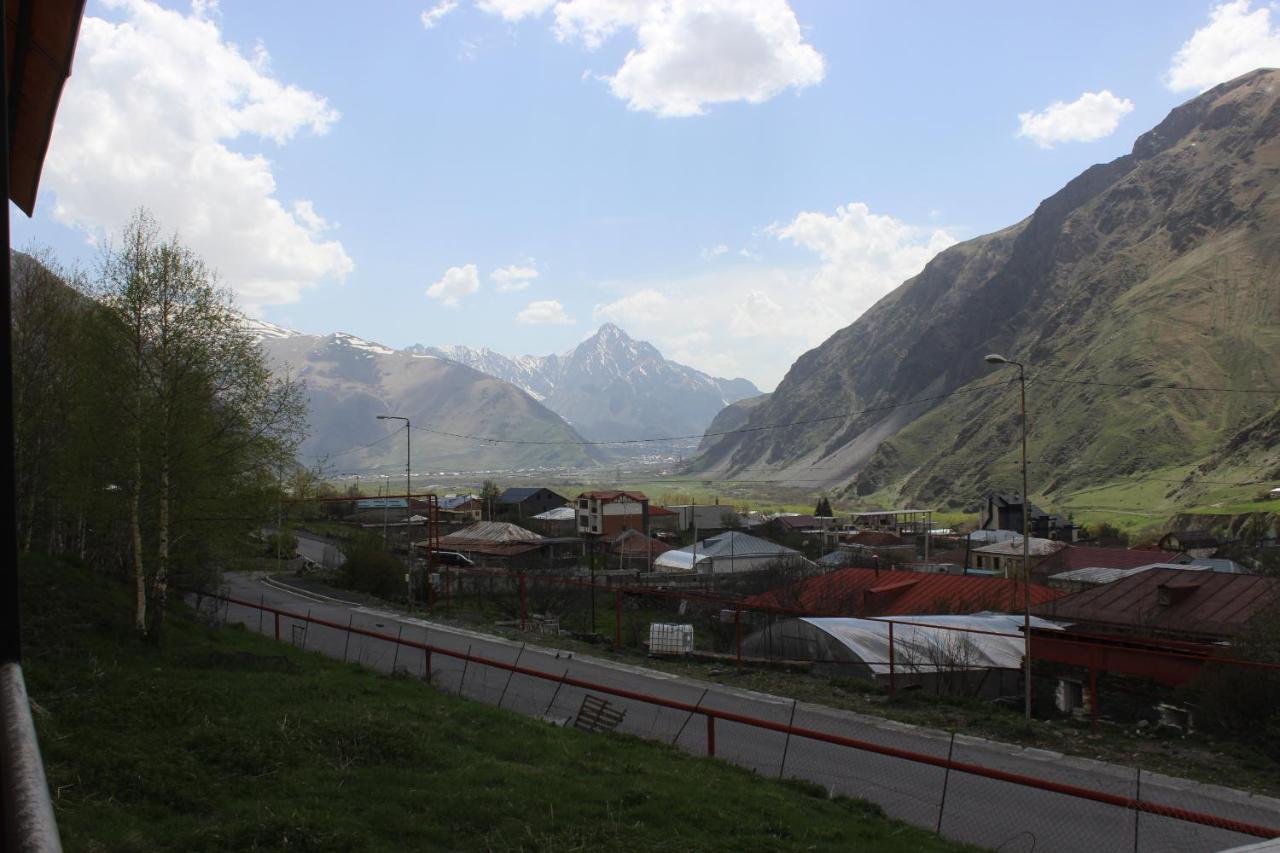 מלון Golden Star Kazbegi מראה חיצוני תמונה