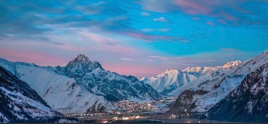 מלון Golden Star Kazbegi מראה חיצוני תמונה