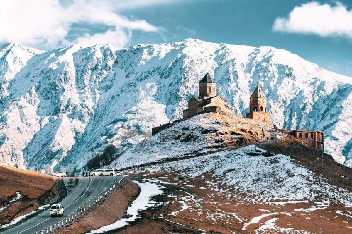 מלון Golden Star Kazbegi מראה חיצוני תמונה